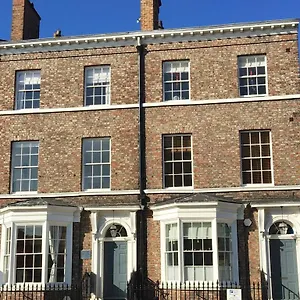 Priory House Apartment York